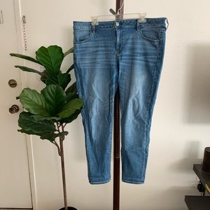 American Eagle Light-Wash Skinny Jeans
